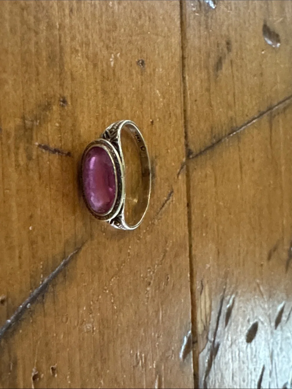 Vintage Gold Ring with Pink Oval Stone - Picture 2 of 5